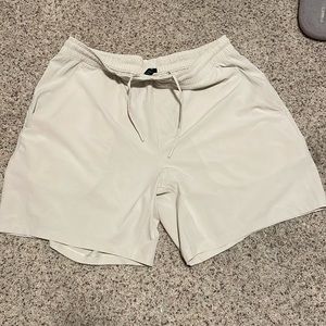 Sz XL lulu shorts 5in inseam LL